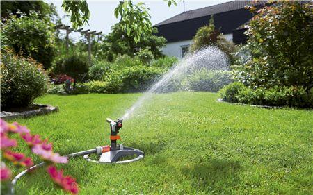 Gardena Full Or Part Circle Pulse Sprinkler with Stable Stand